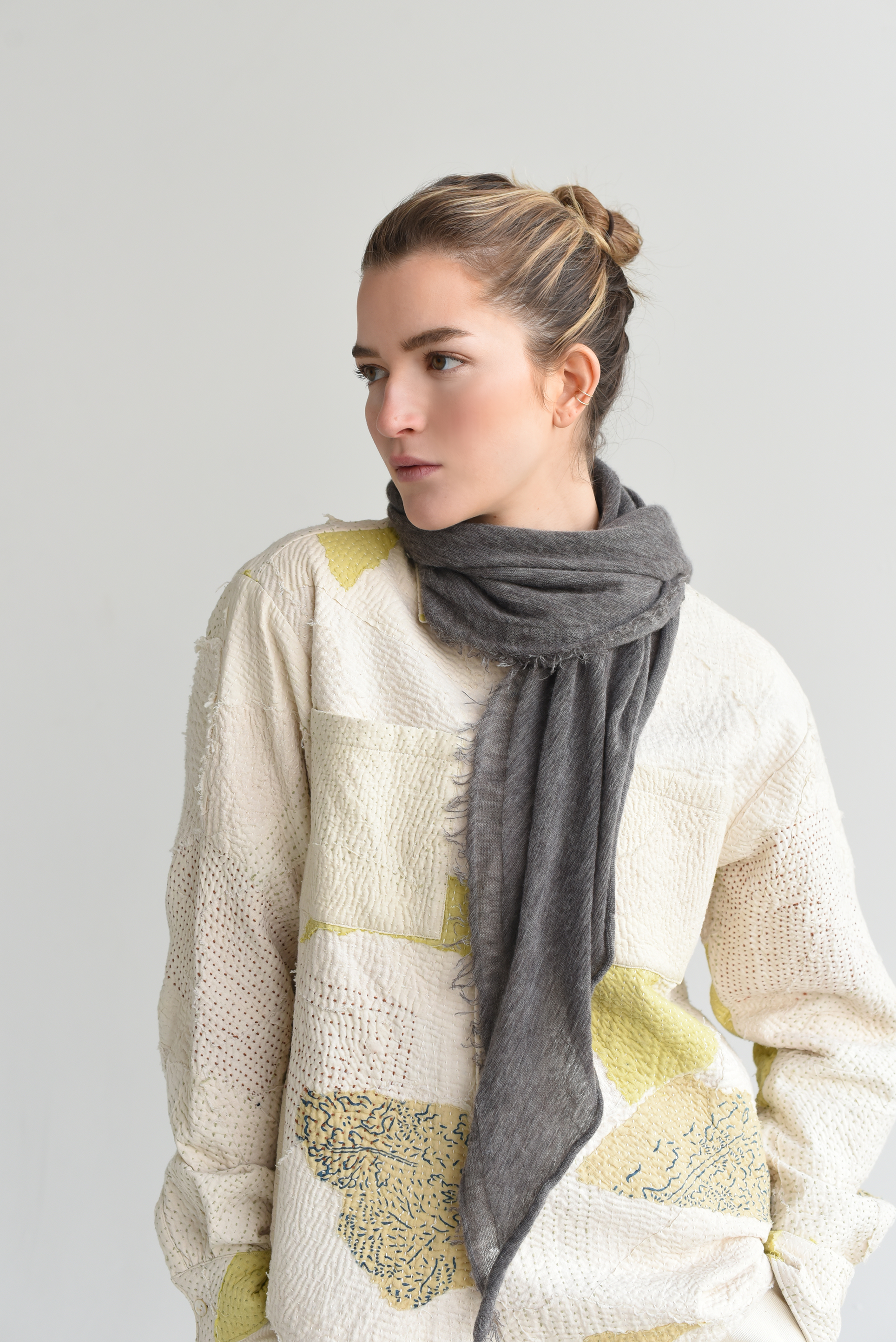Stole / Charcoal (ST-GR-03) | 8.6.4